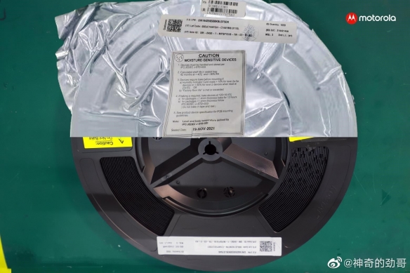 一卷1000枚晶片！聯想高管分享驍龍8Gen1包裝組圖