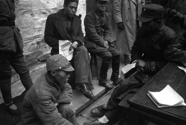 遠征軍遭到英軍軍官的蔑視,遠征軍營長一招讓他求饒 遠征軍遭到英軍軍官的蔑視,遠征軍營長一招讓他求饒