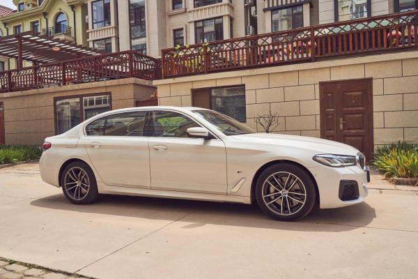 【X自駕】開寶馬5系插混，打卡秦皇島海岸，帆船、動漫任你玩