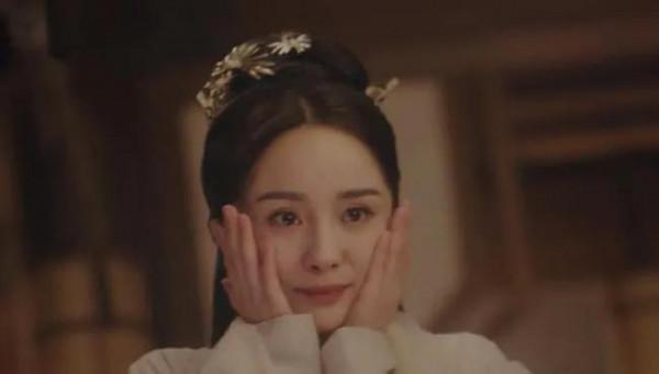 35歲楊冪新劇少女感十足，男主造型被網友吐槽，你咋看