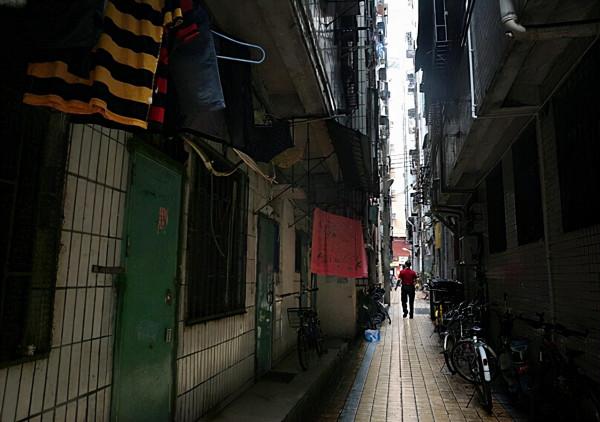 “深漂”最後的歸宿:白領花上千元租床位,城中村未來何去何從? “深漂”最後的歸宿:白領花上千元租床位,城中村未來何去何從?