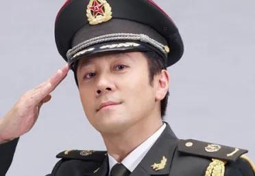 “不老男神”蔡國慶全家合影背後，隱藏著太多的催淚故事