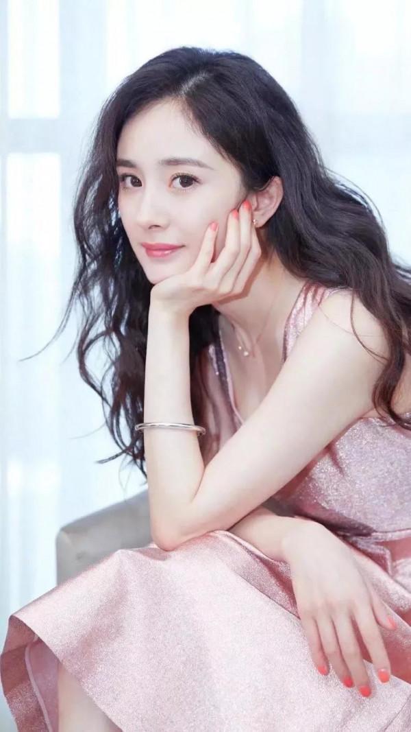 楊冪美照一冊，欣賞