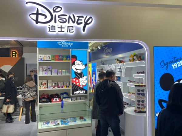 動漫聯名款為“小”眼鏡注入“大”創意