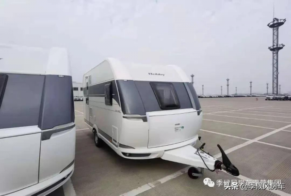 外觀低調，內飾奢華德國進口Hobby400SFe拖掛房車