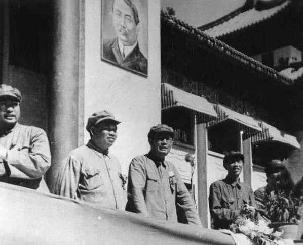 55年他授上將，2位搭檔授元帥，去世後3大將、15上將在機場迎靈