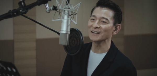 劉德華唱響紅歌《又彈起心愛的土琵琶》，將掀起新一輪愛國高潮