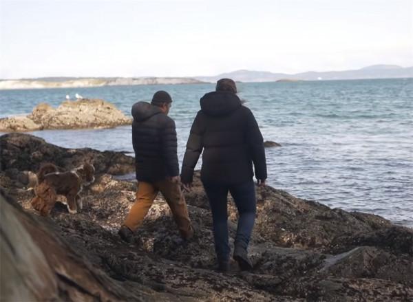 一對夫婦在荒島上住2年,蓋起10㎡蝸居,“離網”的日子簡單快樂 一對夫婦在荒島上住2年,蓋起10㎡蝸居,“離網”的日子簡單快樂