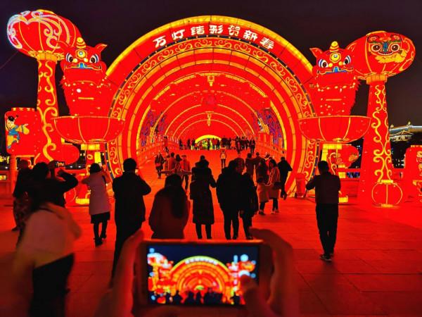 令世界各國人民震驚的中國紅，滿滿中國元素，大年夜中國最魅力