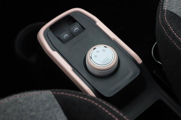 奇瑞QQ冰淇淋購車手冊，不到3萬起售的純電玩具，買哪款？