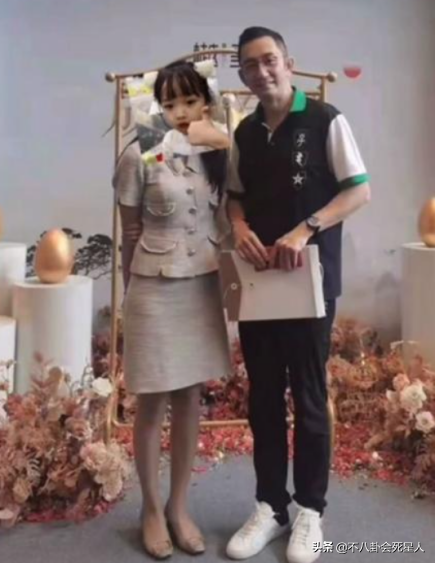 走穴撈金、購百萬豪宅、領退休金,老年港星過上頂級內地生活 走穴撈金、購百萬豪宅、領退休金,老年港星過上頂級內地生活