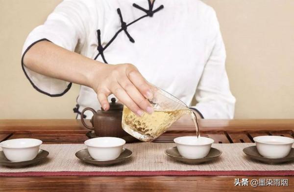 2012年，男子因妻子不孕堅決離婚，前妻第二年就與他人生下雙胞胎