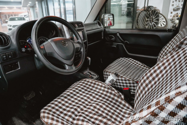 「可愛小車」整備一臺袖珍小車鈴木吉姆尼，有型才能釋放你的個性