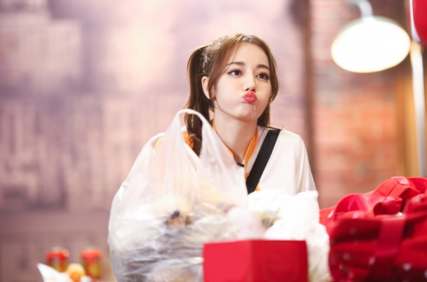 《極挑8》網傳陣容曝光，鄧倫岳雲鵬不常駐，新的女MC是00後女神