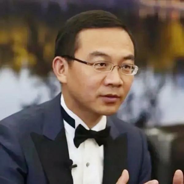 羅京去世12年，妻子曾哭到暈厥，兒子已長大成人