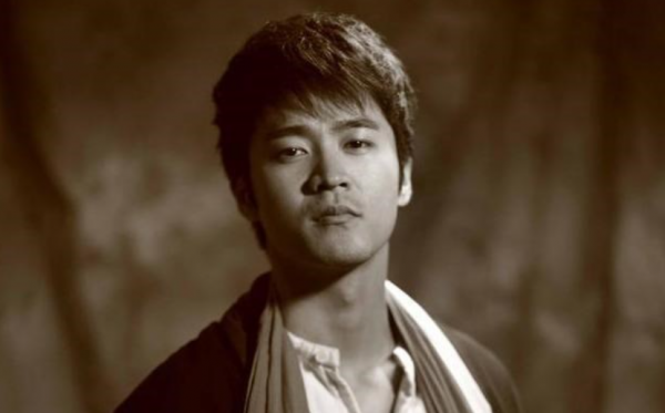 2011年，尚於博因抑鬱症跳樓自殺，1年後，其母親的舉動令人動容