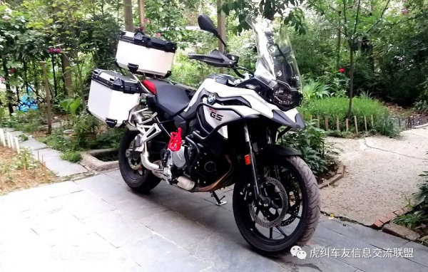 寶馬F750GS摩托，加裝哈曼卡頓/JBL藍芽音響之簡易DIY教程