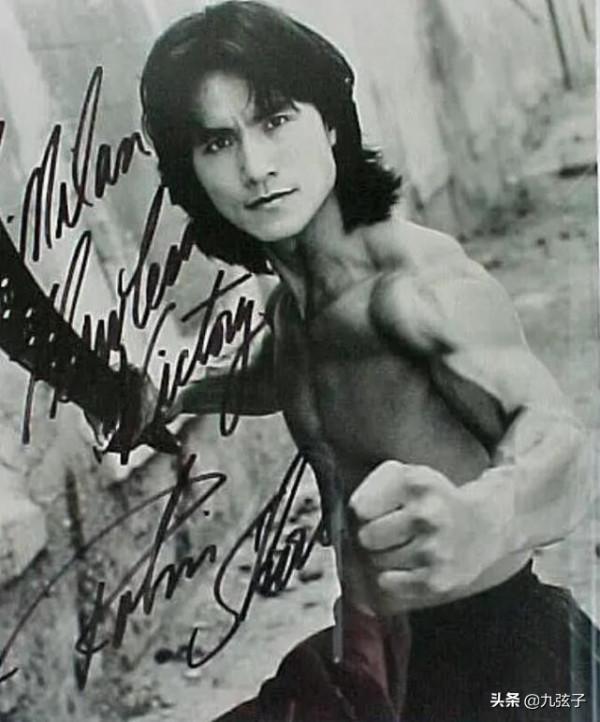 仇雲波22歲獲全國武術冠軍，功夫比肩李小龍，甄子丹甘拜下風