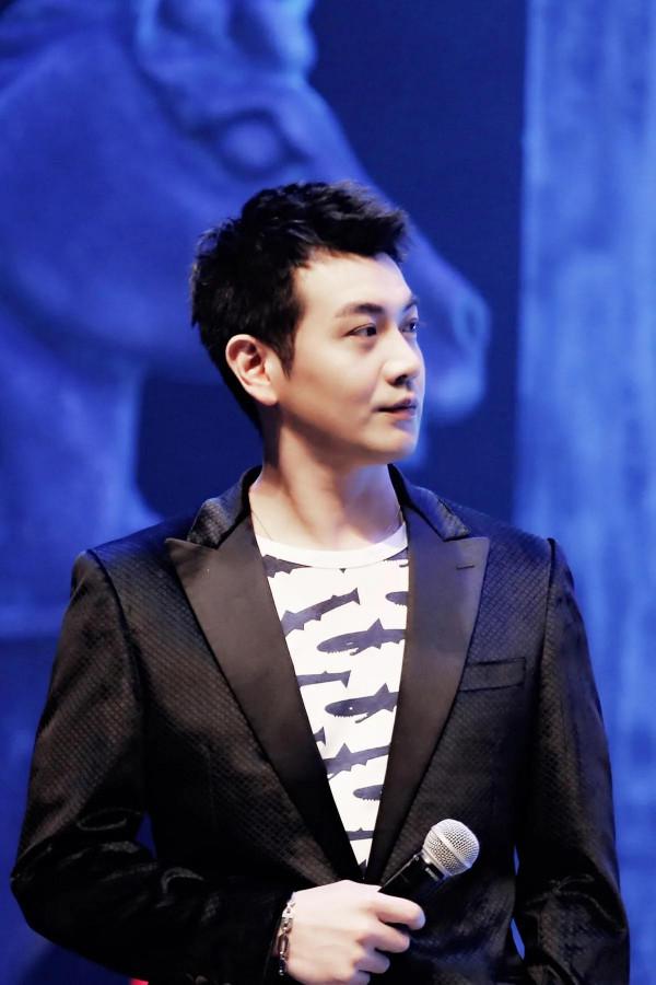 張耳陳餘斷訊息，智罷身中更無事，堯舜當之亦禪禹