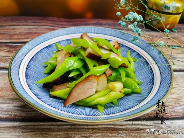 給你1大碗米飯，裡面9道菜只能選1種，我選黃燜雞，你怎麼選