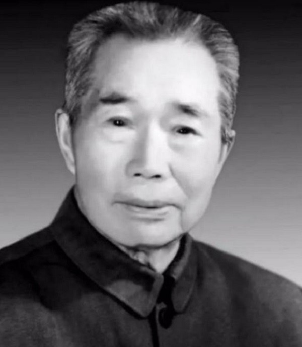 他是新中國第一批女飛行員的教官,83歲時寫信給央視,說想見徒弟 他是新中國第一批女飛行員的教官,83歲時寫信給央視,說想見徒弟