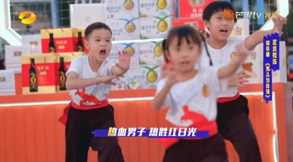 街頭唱K,不以唱功論英雄,這新奇節目讓我對湖南衛視刮目相看 街頭唱K,不以唱功論英雄,這新奇節目讓我對湖南衛視刮目相看