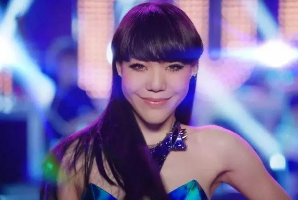 過氣選秀藝人的窘境:線上求工作,被資本拋棄,只剩尷尬與心酸 過氣選秀藝人的窘境:線上求工作,被資本拋棄,只剩尷尬與心酸