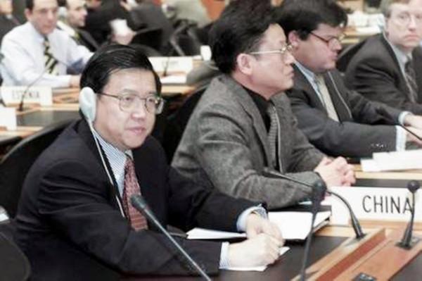 1997年龍永圖與美談判，美方：中國肉只能做狗食，龍永圖如何回應