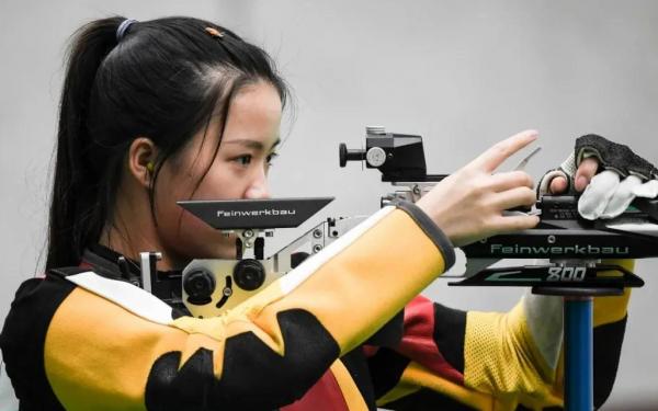 奧運冠軍也追星，張家齊告白龔俊等回應，楊倩白敬亭雙向奔赴