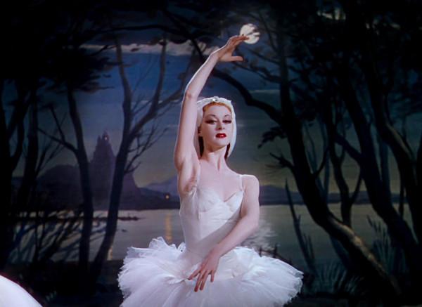《紅菱豔》：令人驚歎的芭蕾舞服裝和層層疊疊的彩妝設計，太美了