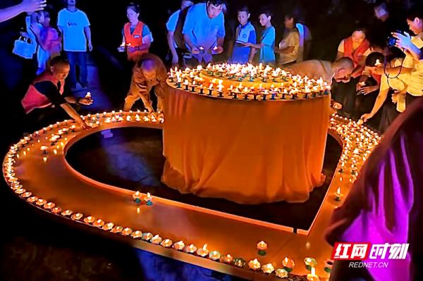 中秋夜,“相愛飛天山” 中秋夜,“相愛飛天山”