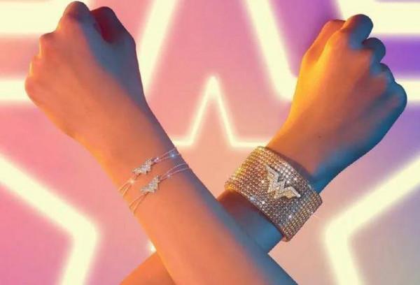 當年笑話大金鍊子的年輕人，開始瘋狂囤金