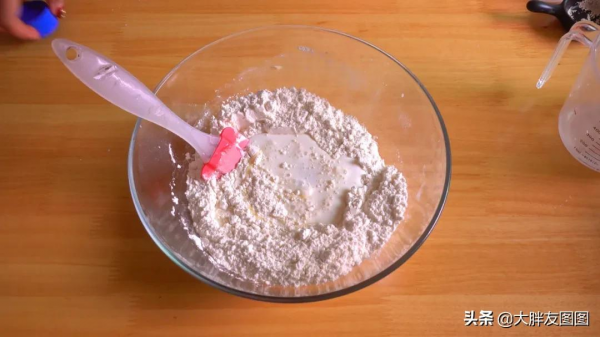 如棉花般柔軟,軟到讓人不知所措的糖心小麵包,撕開之後饞哭 如棉花般柔軟,軟到讓人不知所措的糖心小麵包,撕開之後饞哭