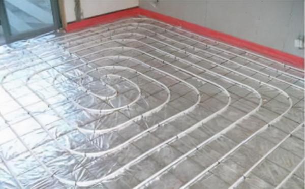 冬天太冷，趕緊開暖氣，還好我家裝的是這種厚度不到2cm的地暖