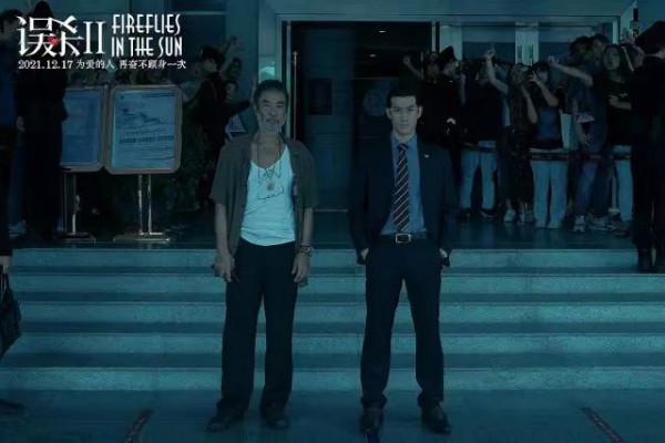 樓下被劫持，樓上做手術？《誤殺2》最大的Bug，卻是最有力的控訴