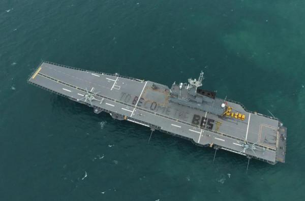 &OpenCurlyDoubleQuote;差克里&CenterDot;納呂貝特&rdquo;號航空母艦圖集（70圖）