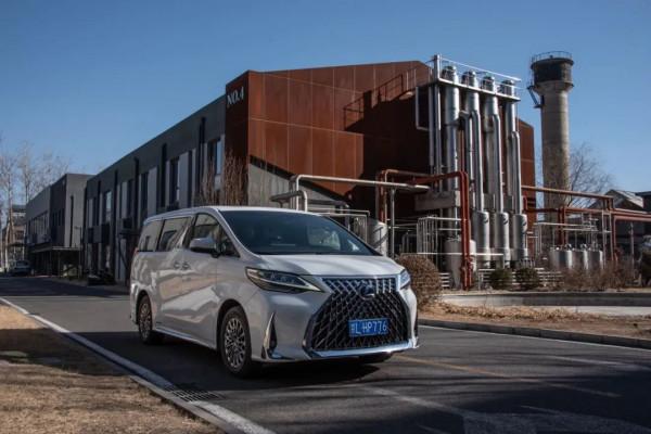 地球上原廠身價最高的MPV是什麼樣子的？| CAR REVIEWS