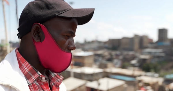 非洲貧民窟的生活：貧民窟主剝削窮人，居民被迫流落街頭