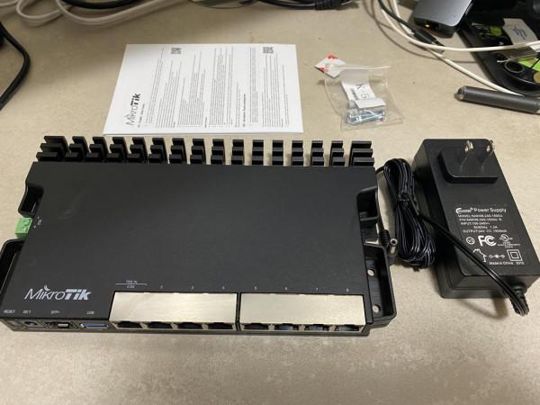 剁手Mikrotik RB5009UG+S+IN 純開箱 剁手Mikrotik RB5009UG+S+IN 純開箱