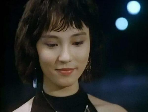 翁靜晶的“忘年戀”:“爹式”婚姻長達29年,張國榮曾為她著迷 翁靜晶的“忘年戀”:“爹式”婚姻長達29年,張國榮曾為她著迷