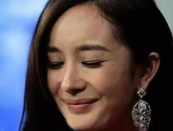 女性開始衰老時，身體會有這幾種變化，不妨多做了解