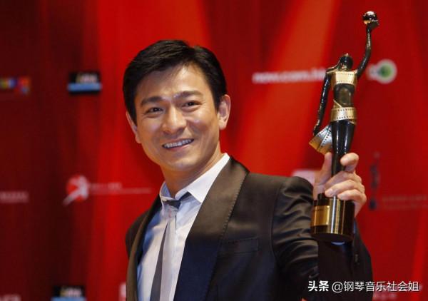 18年前全球華人明星人氣榜,現如今有的離世有的翻車,人氣王依舊 18年前全球華人明星人氣榜,現如今有的離世有的翻車,人氣王依舊