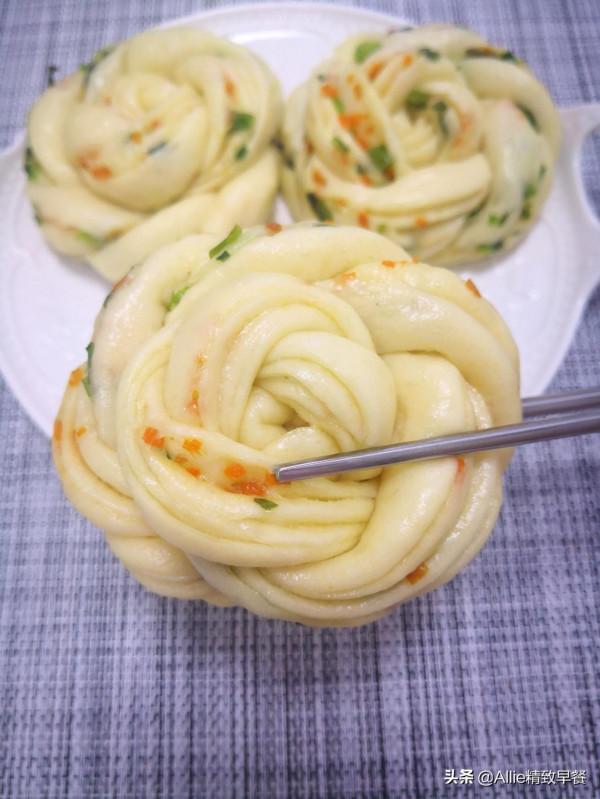 別再吃純白麵饅頭了，加點玉米麵和這兩樣，暄軟香濃又營養，真香