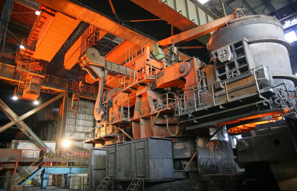 資產百億，連夜把公司送人後，他去哪了？