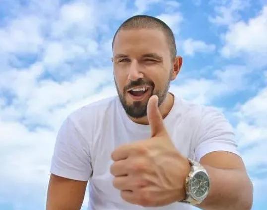 前一天剛颳了鬍子,隔天就長出來了,鬍鬚長得快,說明什麼呢 前一天剛颳了鬍子,隔天就長出來了,鬍鬚長得快,說明什麼呢