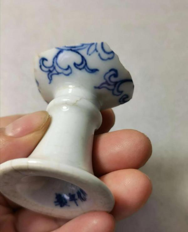 發兩件“大明成化年制”官款標本圖片，藏友可學習對比