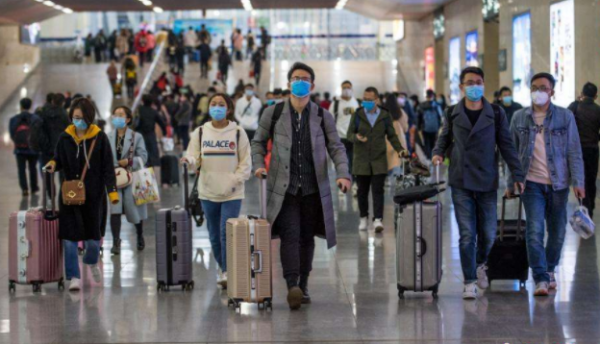 女大學生返校行李箱裝滿&OpenCurlyDoubleQuote;小秘密&rdquo;，引發網友共鳴，堪稱人間真實