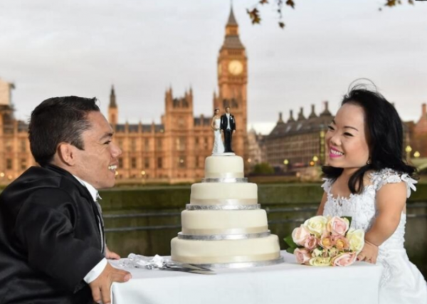 世界最矮夫妻，加起來不足2米，婚姻幸福卻略有遺憾：不敢要孩子