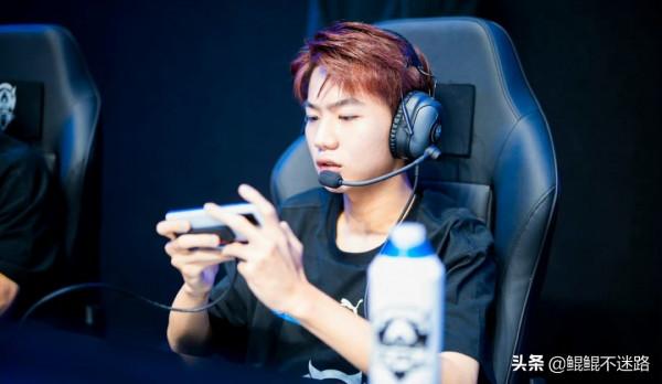 kpl秋季賽高光時刻：無畏拿下4殺，千世上官婉兒搶龍