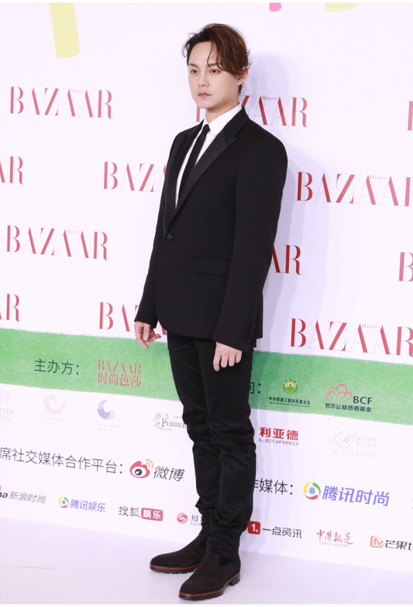 2021辣眼明星 &vert; 愛馬仕哭了，花多少錢才能讓吳宣儀不揹我們的包？